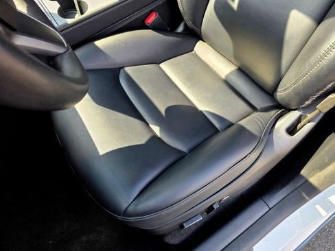 Used 2023 Tesla Model Y Long Range AWD/4WD image 34