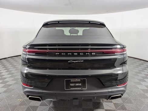 Certified 2025 Porsche Cayenne Coupe image 6