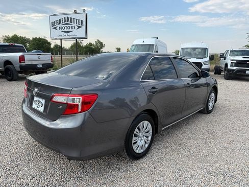 Used 2014 Toyota Camry LE FWD image 10