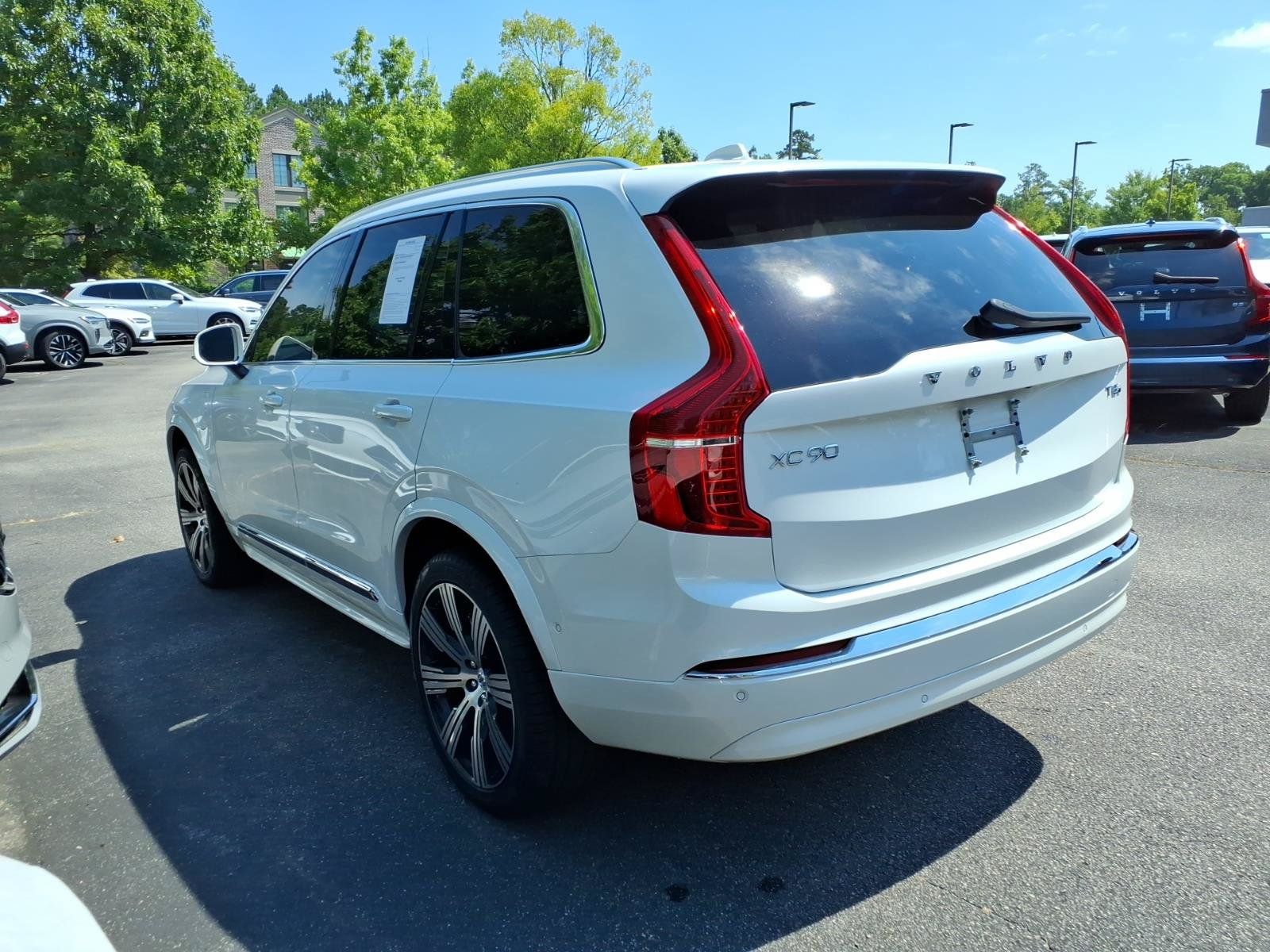Certified 2025 Volvo XC90 T8 Plus w/ Protection Package AWD/4WD image 7