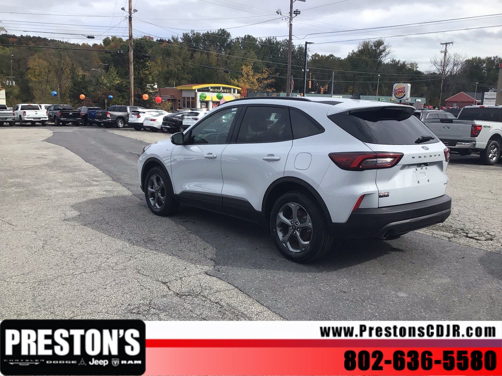 Used 2025 Ford Escape ST-Line Select AWD/4WD image 3