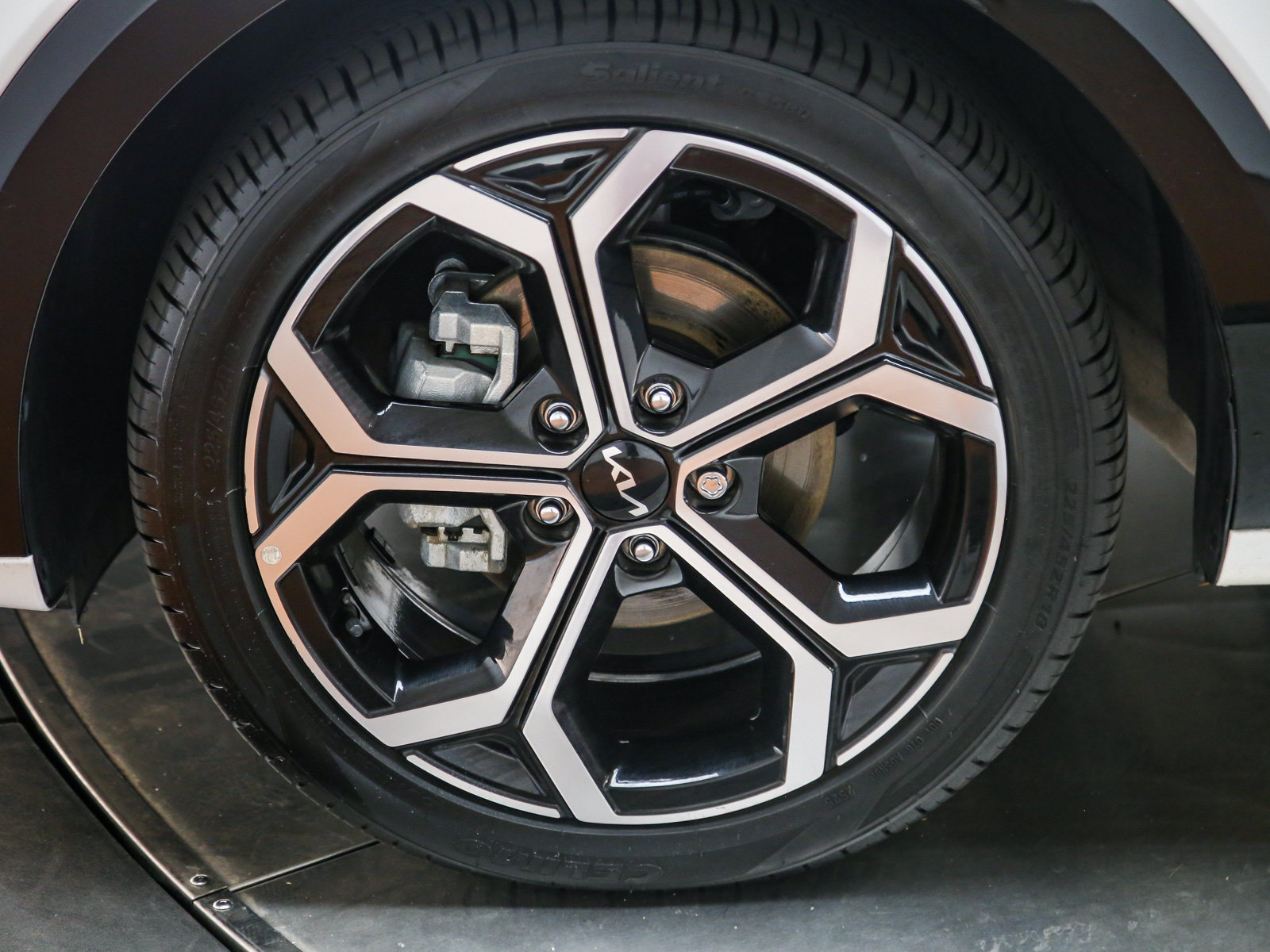 Used 2024 Kia Niro EX Touring FWD image 10