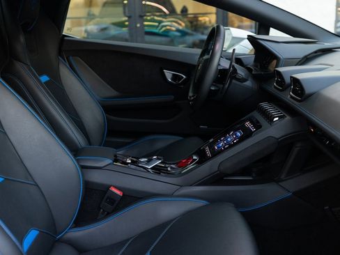 Used 2020 Lamborghini Huracan EVO image 49