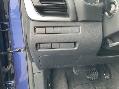 Used 2022 Nissan Rogue SV AWD/4WD image 16