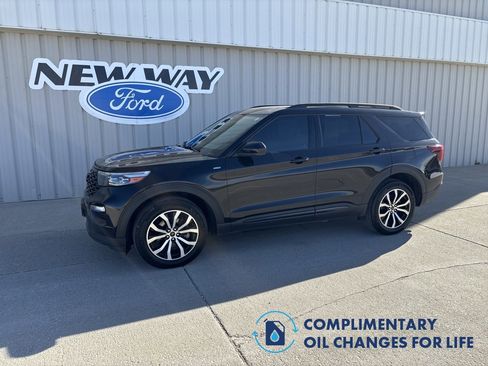 Used 2023 Ford Explorer ST-Line image 1
