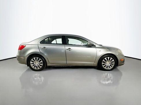 Used 2010 Suzuki Kizashi SE AWD/4WD image 9
