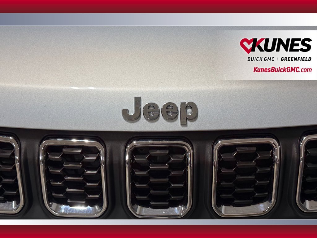Used 2024 Jeep Compass Latitude AWD/4WD image 40
