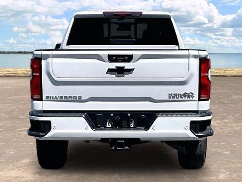 Used 2025 Chevrolet Silverado 2500 High Country w/ Technology Package AWD/4WD image 5