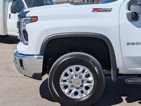 Used 2024 Chevrolet Silverado 2500 LTZ w/ LTZ Plus Package image 3