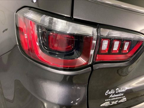 Used 2022 Jeep Compass Latitude AWD/4WD image 28