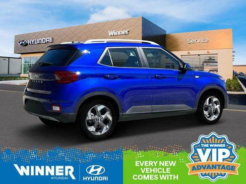 New 2025 Hyundai Venue SEL image 9