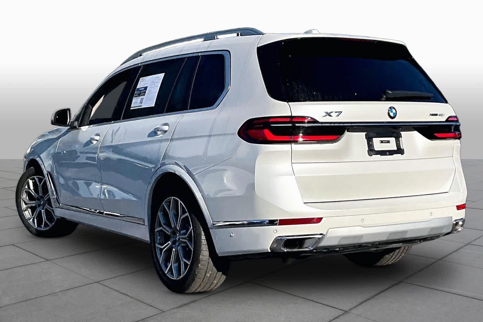 Used 2025 BMW X7 xDrive40i w/ Premium Package AWD/4WD image 12