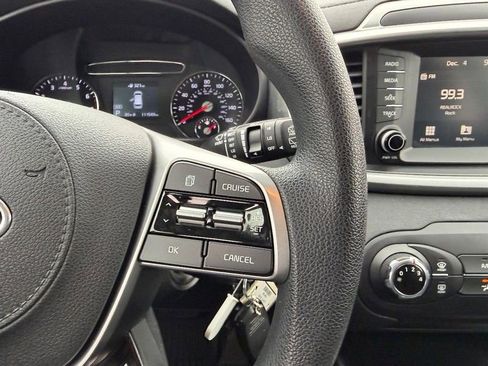 Used 2019 Kia Sorento L image 13