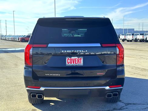 Used 2025 GMC Yukon Denali image 7