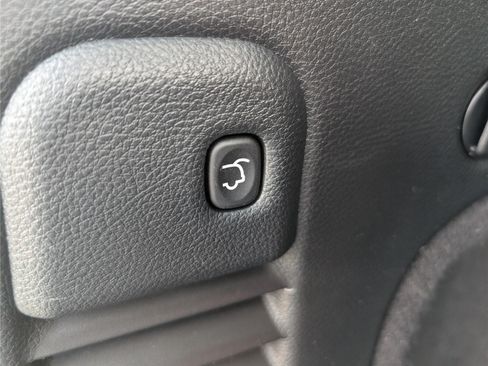 Used 2020 Jeep Grand Cherokee Altitude AWD/4WD image 13