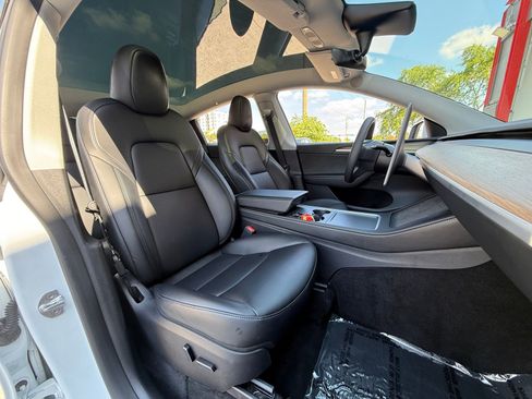 Used 2023 Tesla Model Y Long Range image 18