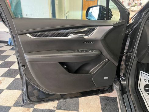 Used 2023 Cadillac XT6 Premium Luxury w/ Technology Package image 35