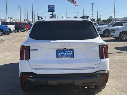 Used 2024 Kia Sorento SX image 12