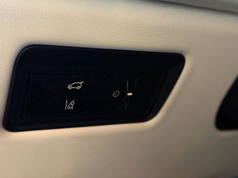 Used 2014 Land Rover Range Rover Supercharged image 25