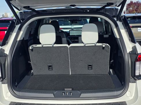 New 2026 Ford Explorer Platinum image 29