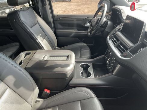 Used 2022 Chevrolet Suburban RST w/ Luxury Package image 11