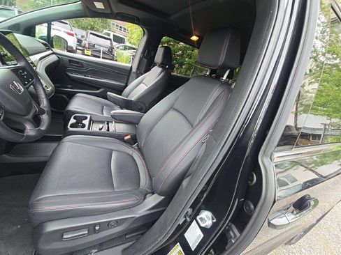 Used 2024 Honda Odyssey Sport image 6
