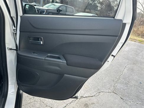 Used 2020 Mitsubishi Outlander Sport ES image 17