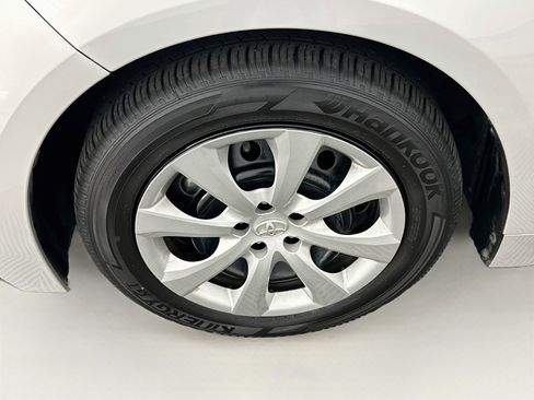 Used 2025 Toyota Corolla LE FWD image 11