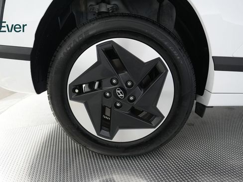 Used 2024 Hyundai Kona SEL FWD image 21