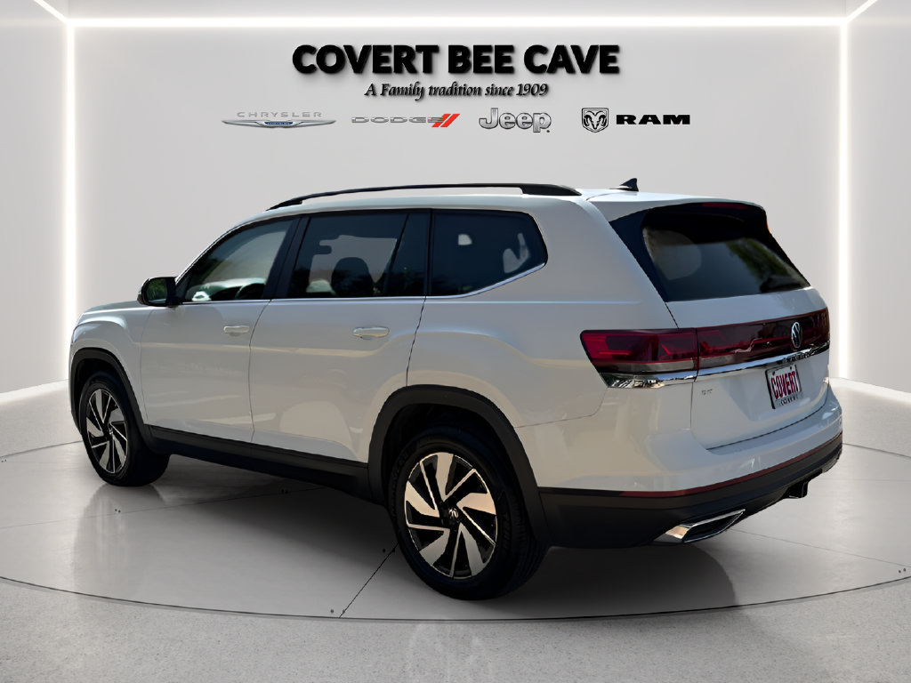 Used 2024 Volkswagen Atlas SE w/ Panoramic Sunroof Package FWD image 10