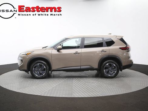 Used 2024 Nissan Rogue SV w/ SV Premium Package FWD image 59