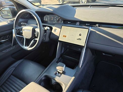 Used 2025 Land Rover Discovery Sport S image 10