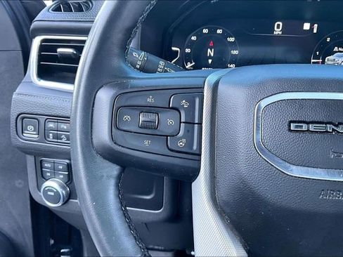 Used 2023 GMC Yukon XL Denali image 11