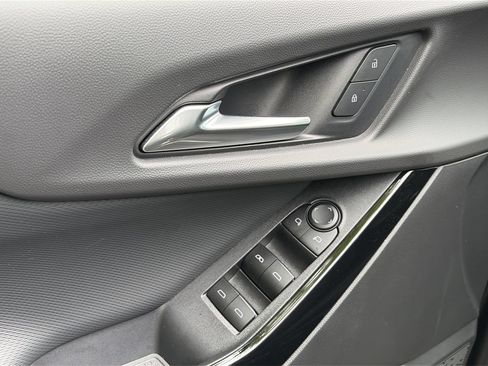 Used 2025 Chevrolet Equinox LT FWD image 8