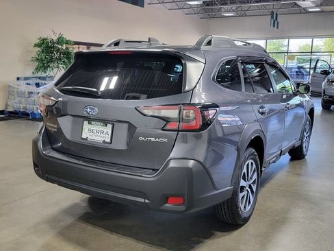 Certified 2025 Subaru Outback Premium AWD/4WD image 5