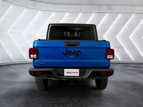 Used 2024 Jeep Gladiator Sport AWD/4WD image 5
