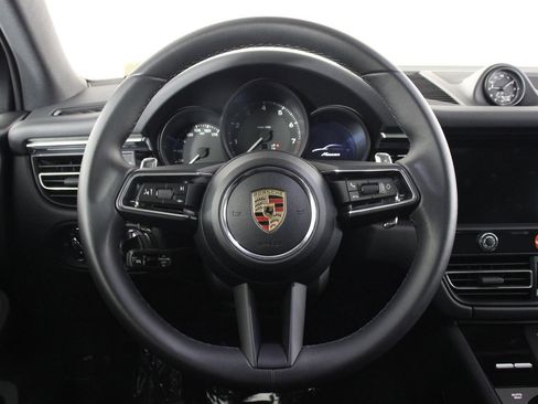 Certified 2026 Porsche Macan AWD/4WD image 12