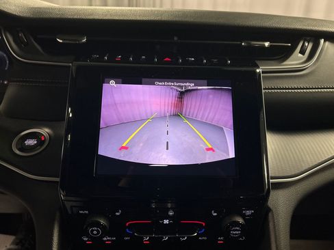 Used 2025 Jeep Grand Cherokee Altitude image 18