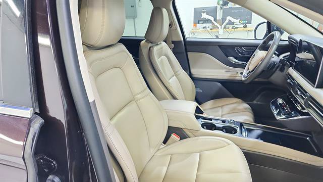 Used 2023 Lincoln Corsair FWD image 24