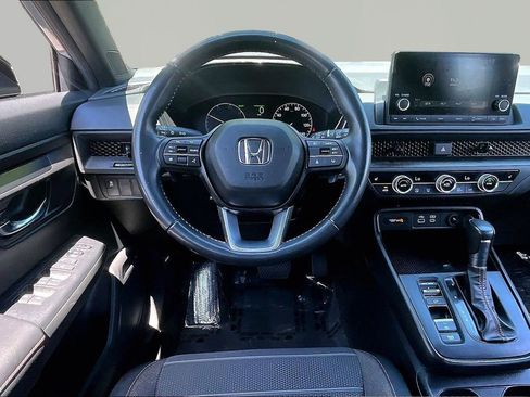 Used 2025 Honda CR-V Sport image 9