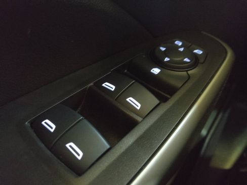 Used 2024 Chevrolet Trax LS w/ LS Convenience Package FWD image 27