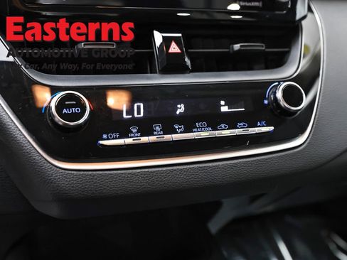 Used 2022 Toyota Corolla LE FWD image 19