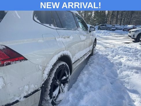 Used 2023 Volkswagen Tiguan SE R-Line image 8