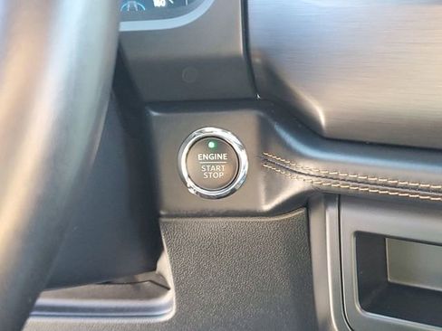 Used 2024 Ford Expedition Platinum image 17