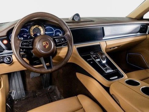 Used 2023 Porsche Panamera 4 Platinum Edition w/ Assistance Package image 2