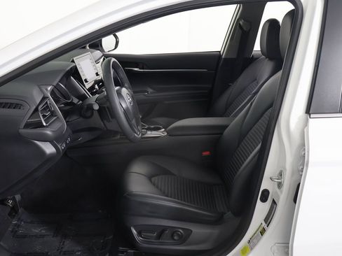 Used 2024 Toyota Camry SE image 24