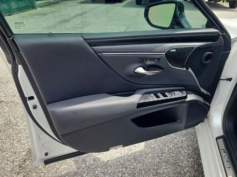 Used 2025 Lexus ES 350 Ultra Luxury w/ Accessory Package (Z1) FWD image 22