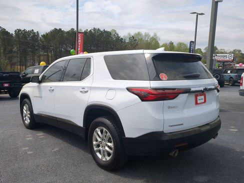 Used 2023 Chevrolet Traverse LS image 7