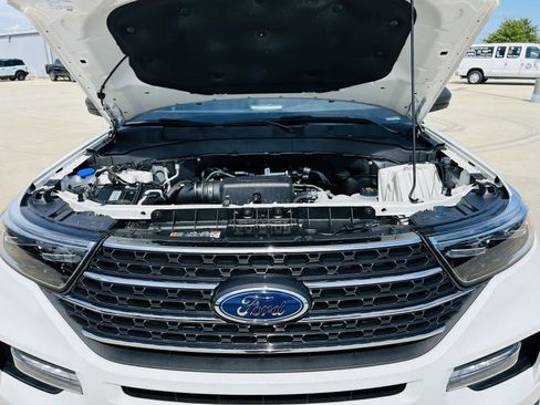 Used 2024 Ford Explorer XLT w/ Equipment Group 202A AWD/4WD image 44