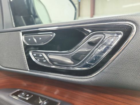 Used 2023 Lincoln Navigator Reserve AWD/4WD image 47